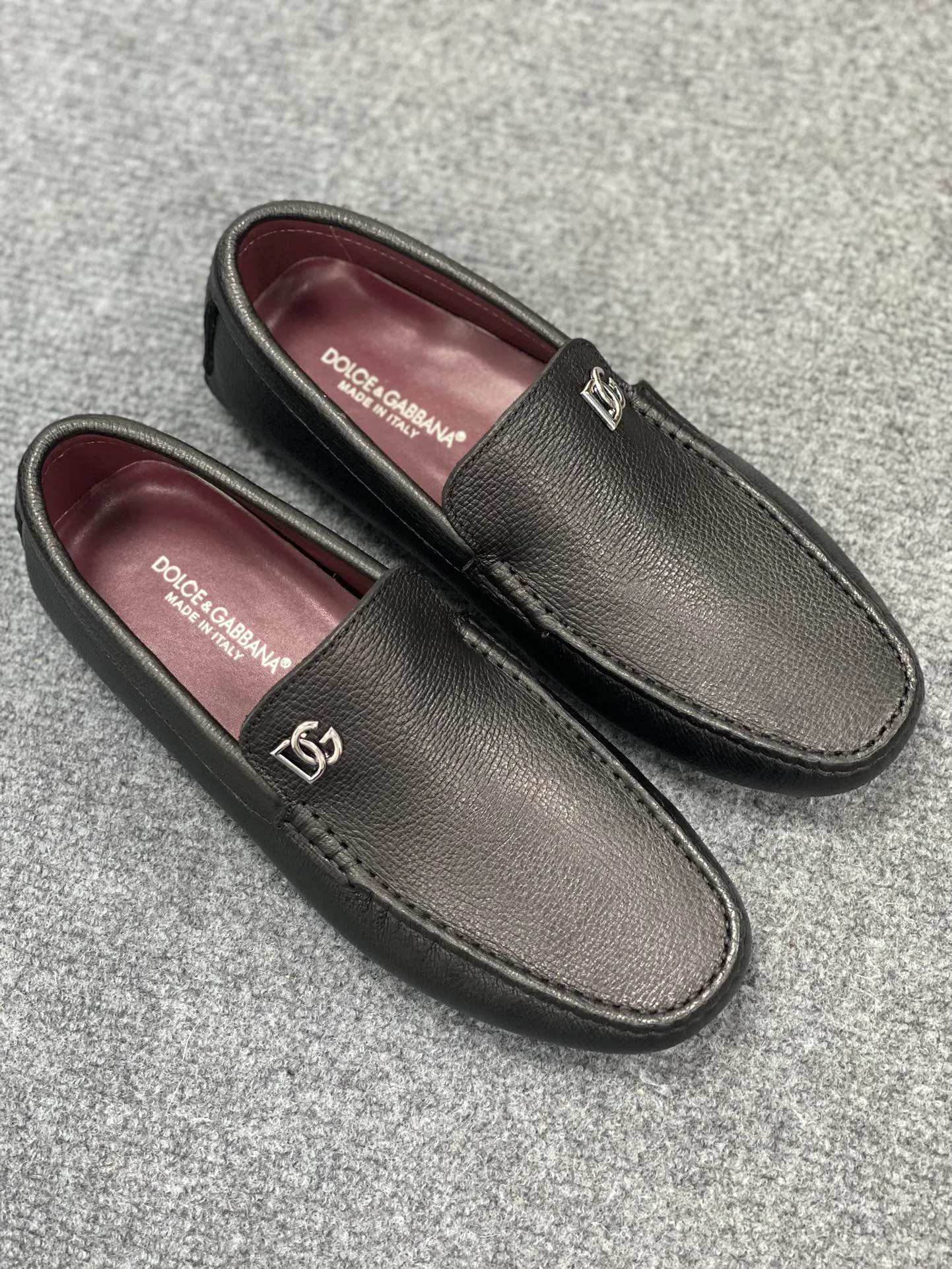 Men's Men's Shoes Men's Men's Shoes 💰700 new style "DG Duban Spring New Casual Driving Shoes" latest hot style, top brand luxury ~ purchasing agency, top quality ~.  The upper is made of imported original cowhide with fine workmanship. The original stylish and stylish soft rubber wear-resistant and non-slip outsole is light and comfortable on the feet. The real thing looks better in real life, 38-45